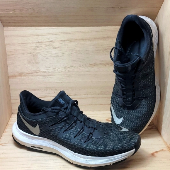 Nike Womens Quest Lifestyle Running Shoes - Picture 2 of 10